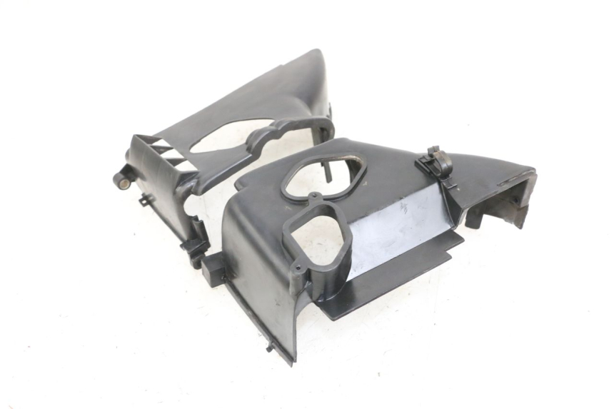 photo de CYLINDER HEAD COVER PEUGEOT V-CLIC VCLIC 50 (2007 - 2013) - Technical close-up