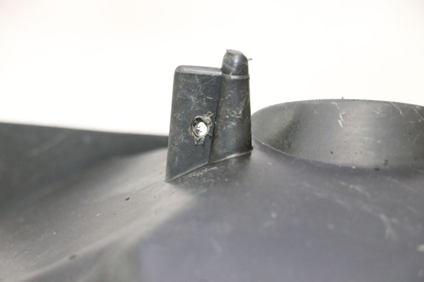 photo de CYLINDER HEAD COVER PEUGEOT VIVACITY 50 (1998 - 2003) - Technical close-up