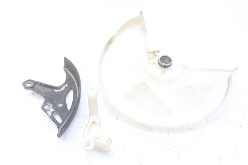 photo de BRAKE DISC COVER HONDA CRF 250 (2010 - 2013) - Alternative perspective