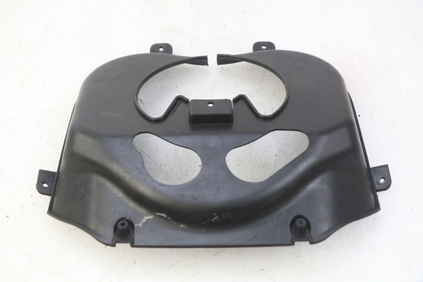 photo de FORK COVER PEUGEOT KISBEE 2T 50 (2010 - 2017) - Zoom on usage condition