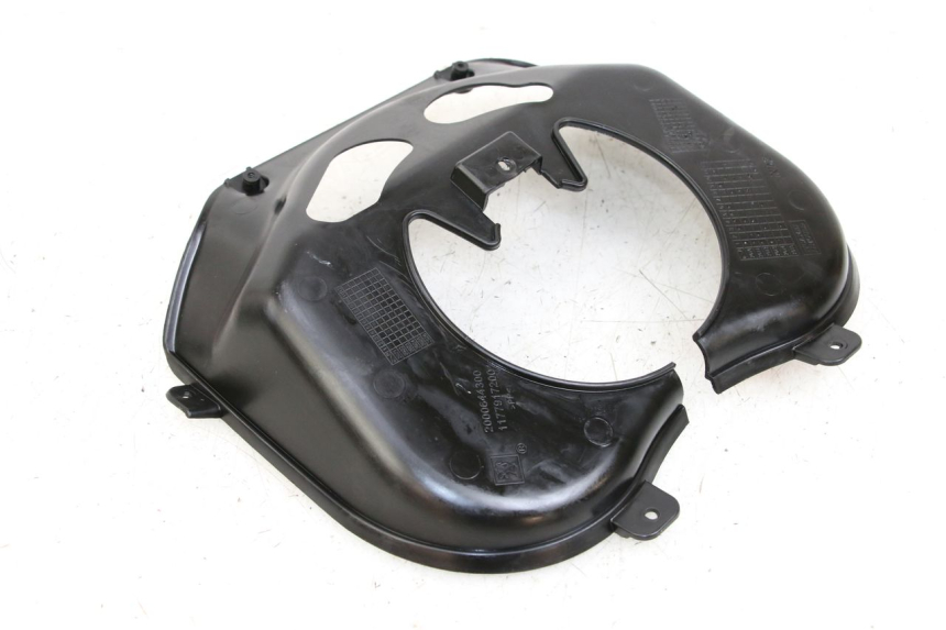 photo de FORK COVER PEUGEOT KISBEE 4T 50 (2018 - 2022) - Zoom on usage condition