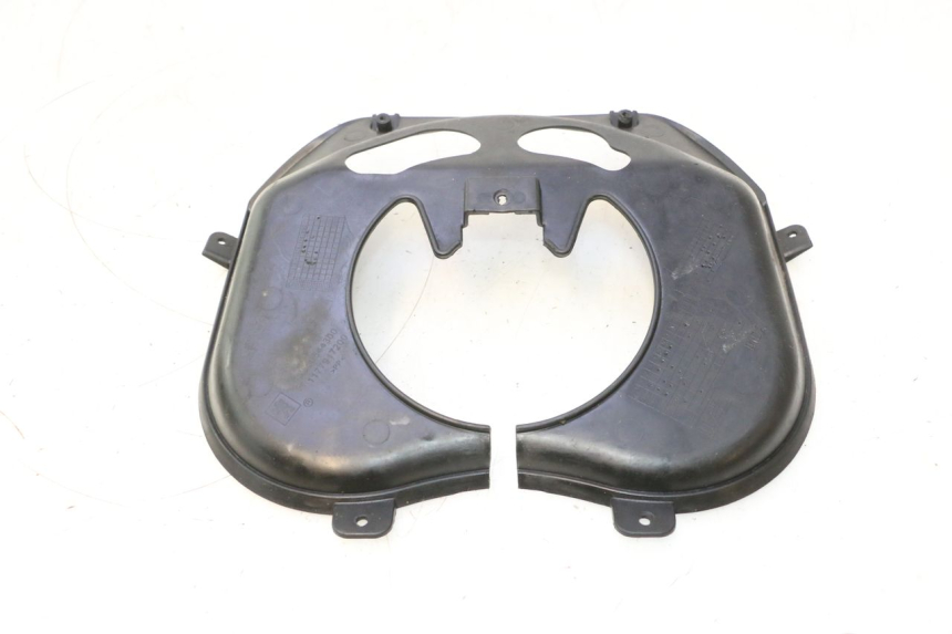 photo de FORK PANEL PEUGEOT KISBEE 4T 50 (2023 - 2026) - Zoom on usage condition