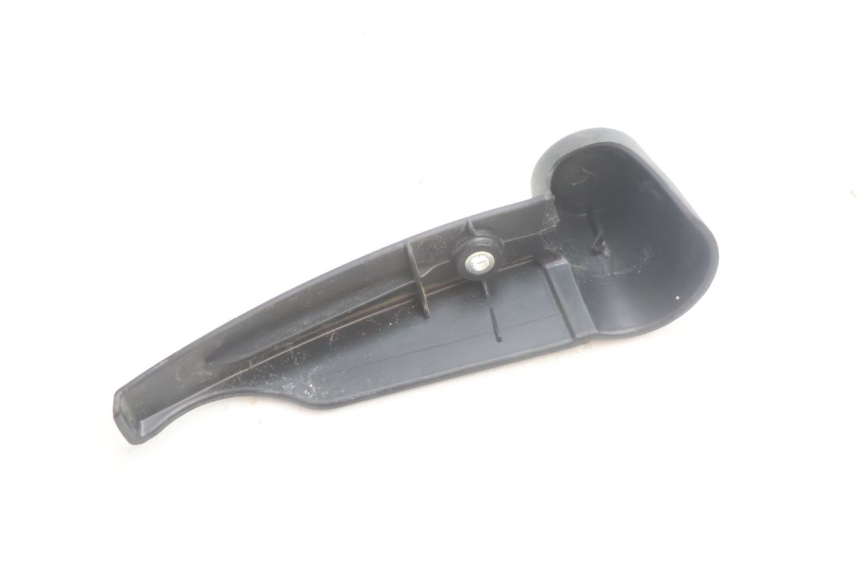 photo de FORK PANEL PIAGGIO MP3 HPE 530 (2022 - 2026) - Zoom on usage condition