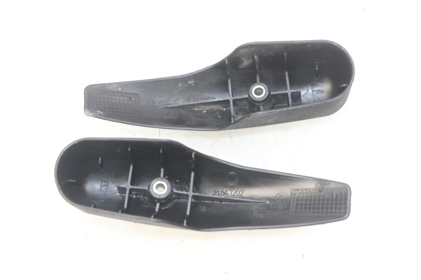 photo de FORK COVER PIAGGIO MP3 LT 400 (2007 - 2012) - Component detail