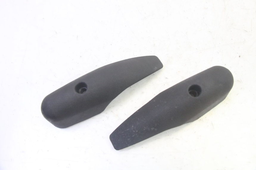 photo de FORK COVER PIAGGIO MP3 RL 250 (2006 - 2010) - Zoom on usage condition