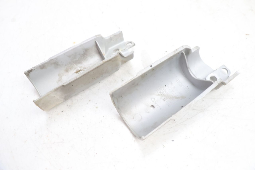 photo de FORK PANEL APRILIA SCARABEO GT 125 (1999 - 2007) - Technical close-up