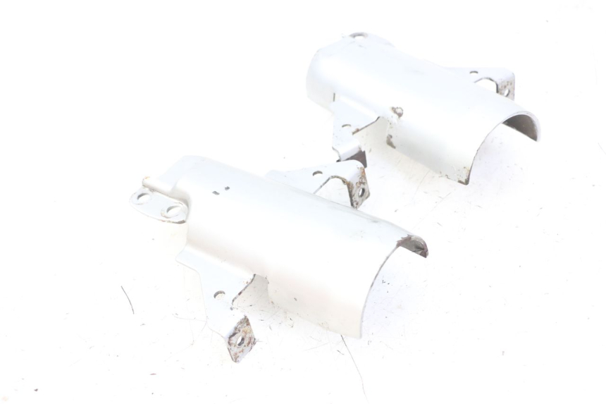 photo de FORK PANEL APRILIA SCARABEO GT TOURING 125 (1999 - 2005) - Zoom on usage condition