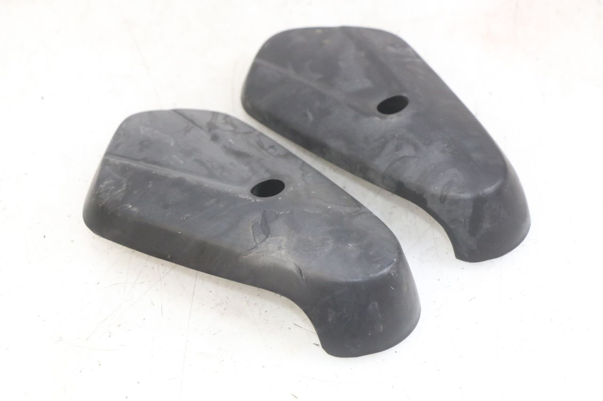 photo de FORK COVER HONDA SCV LEAD 100 (2003 - 2007) - Technical close-up