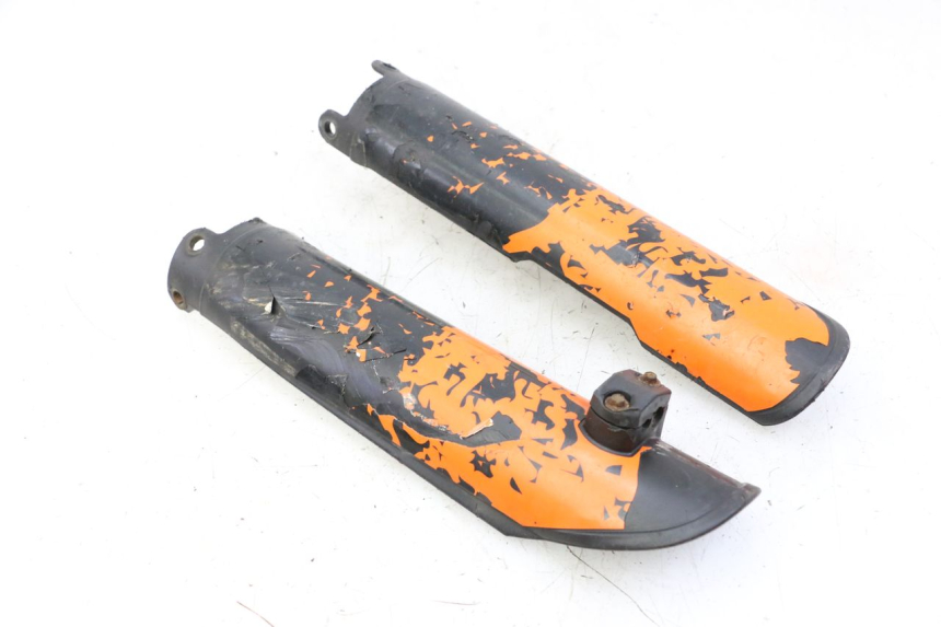 photo de FORK PANEL KTM SUPERENDURO R 950 (2005 - 2009) - Technical close-up