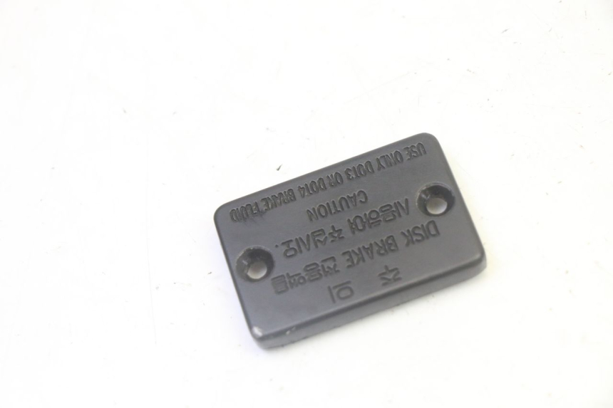 photo de MASTER CYLINDER COVER DAELIM HISTORY 125 (2001 - 2002) - Component detail