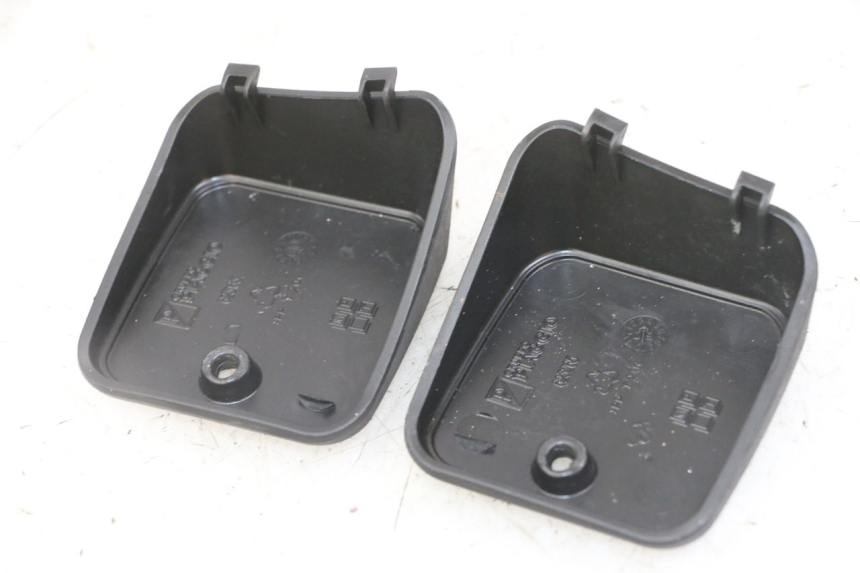 photo de MASTER CYLINDER COVER PIAGGIO MP3 LT 400 (2007 - 2012) - Zoom on usage condition