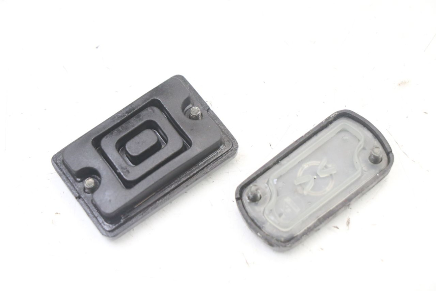photo de MASTER CYLINDER COVER  PEUGEOT SPEEDFIGHT 3 LC 2T 50 (2009 - 2015) - Zoom on usage condition