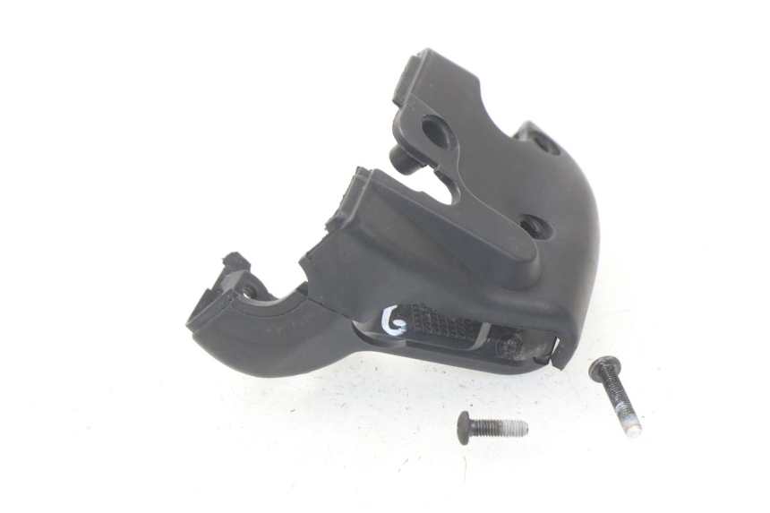 photo de MASTER CYLINDER COVER  APRILIA SCARABEO GT 125 (1999 - 2007) - Zoom on usage condition