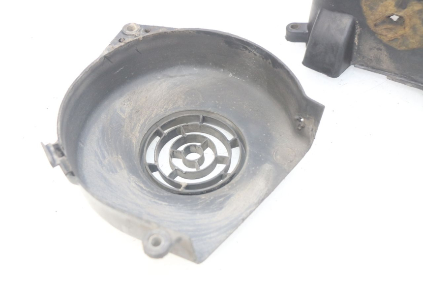 photo de ENGINE COVER PEUGEOT KISBEE 2T 50 (2010 - 2017) - Fixing points details