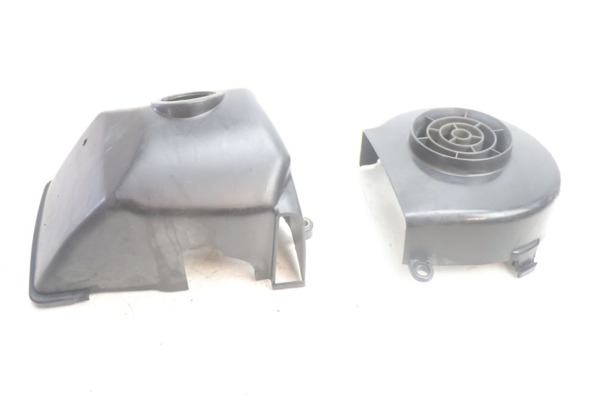 photo de ENGINE COVER PEUGEOT KISBEE 2T 50 (2010 - 2017) - Alternative perspective