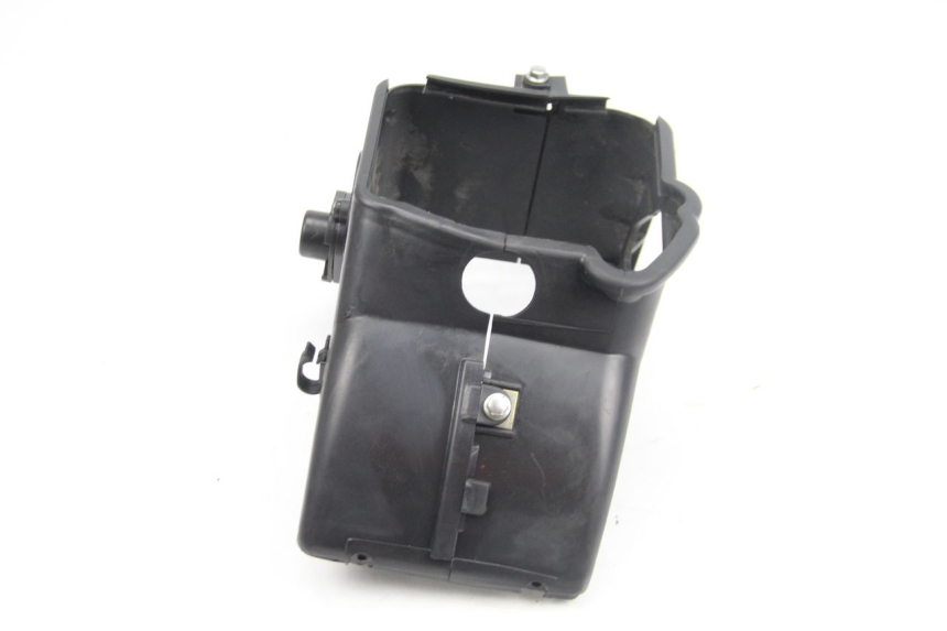 photo de ENGINE COVER PEUGEOT KISBEE 4T 50 (2018 - 2022) - Zoom on usage condition