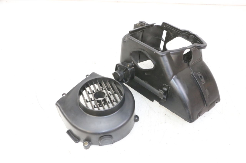 photo de ENGINE COVER PEUGEOT KISBEE 4T 50 (2010 - 2017) - Zoom on usage condition