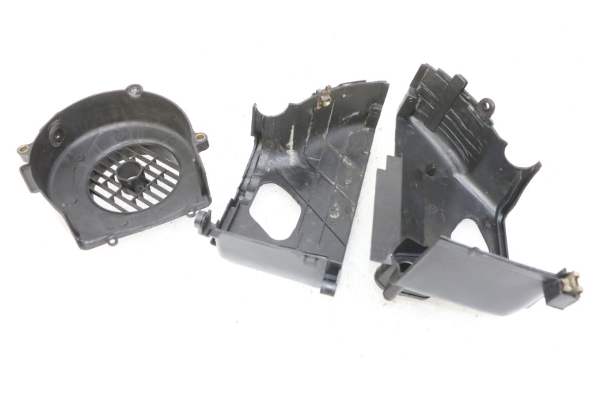 photo de ENGINE COVER PEUGEOT KISBEE 4T 50 (2010 - 2017) - Alternative perspective