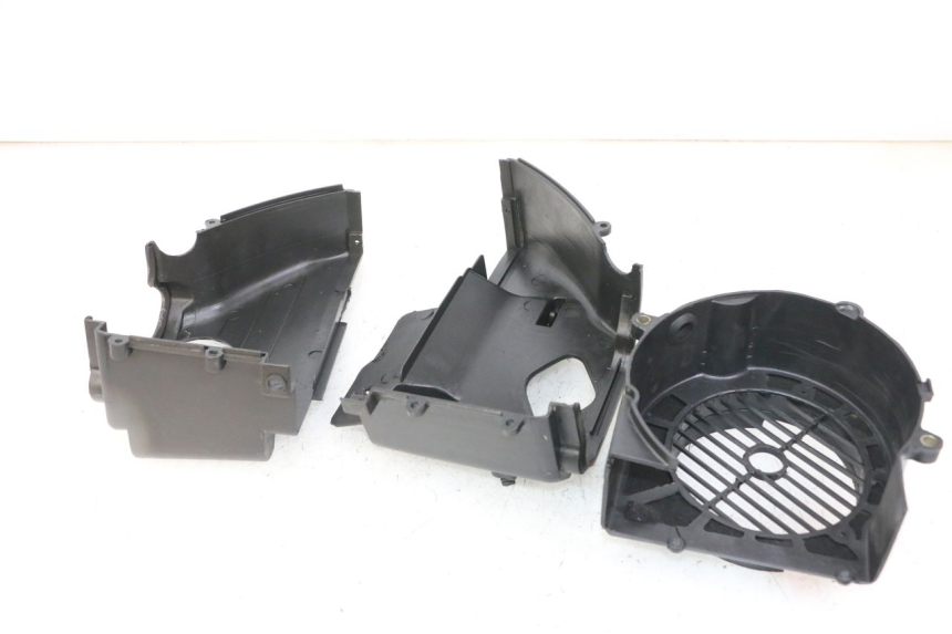 photo de ENGINE COVER PEUGEOT VIVACITY 125 (2010 - 2017) - Zoom on usage condition