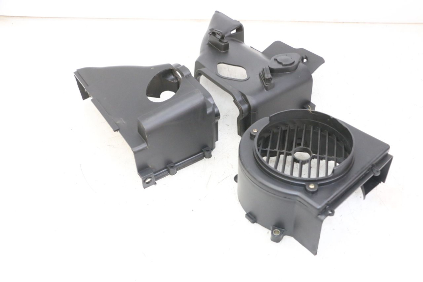 photo de ENGINE COVER PEUGEOT VIVACITY 125 (2010 - 2017) - Alternative perspective