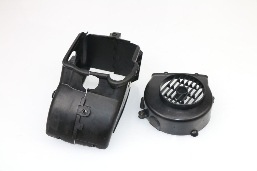 photo de ENGINE COVER ROADSIGN WALLABY 50 (2009 - 2014) - Zoom on usage condition