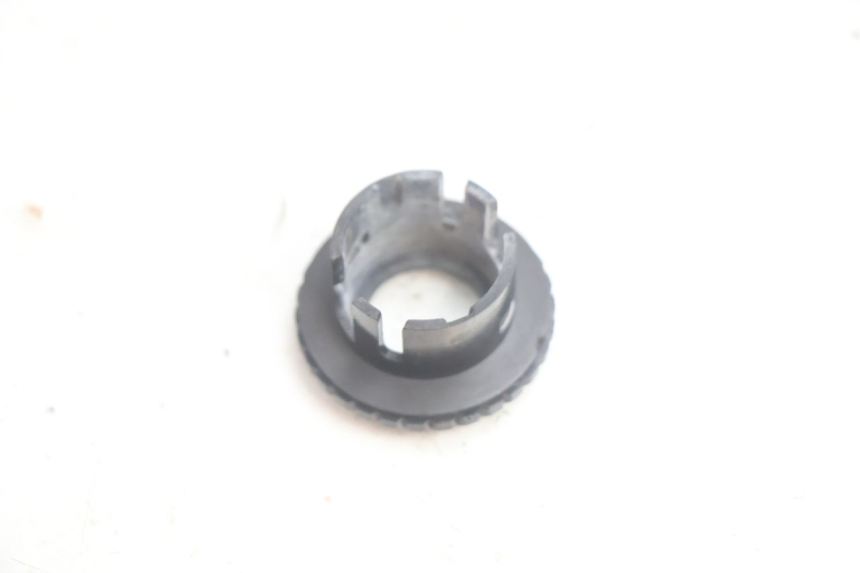 photo de IGNITION SWITCH COVER KYMCO AGILITY 4T 50 (2018 - 2022) - Zoom on usage condition