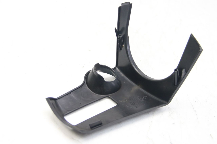 photo de IGNITION SWITCH COVER PIAGGIO BEVERLY 125 (2010 - 2015) - Zoom on usage condition