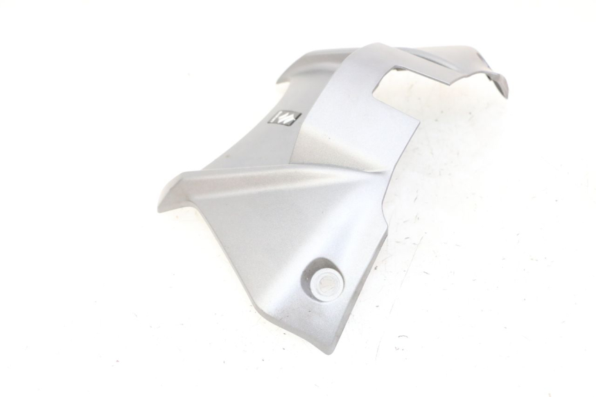 photo de IGNITION SWITCH COVER SUZUKI GSR 750 (2011 - 2017) - Alternative perspective