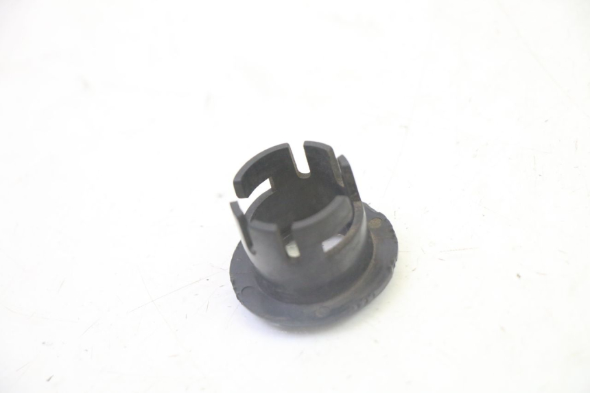 photo de IGNITION SWITCH COVER DAELIM HISTORY 125 (2001 - 2002) - Zoom on usage condition