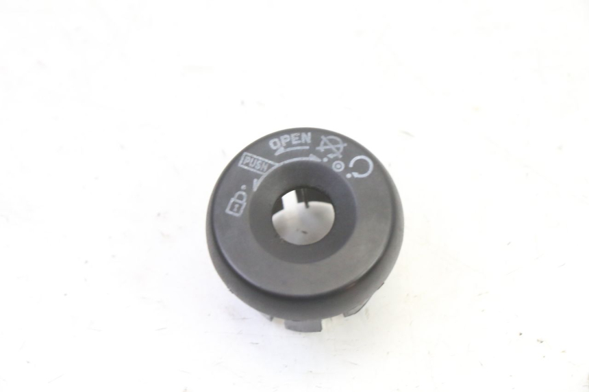photo de IGNITION SWITCH COVER YAMAHA JOG R 50 (2004 - 2014) - Component detail