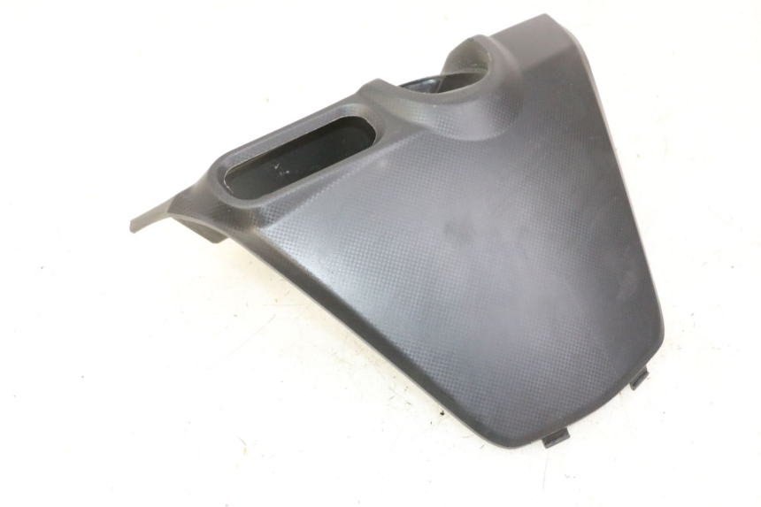 photo de IGNITION SWITCH COVER SYM JOYMAX 125 (2010 - 2017) - Alternative perspective