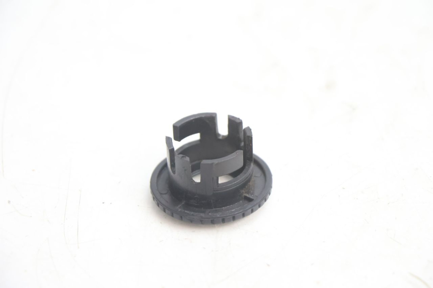 photo de IGNITION SWITCH COVER RIDE JUMP 2T 50 (2012 - 2017) - Zoom on usage condition