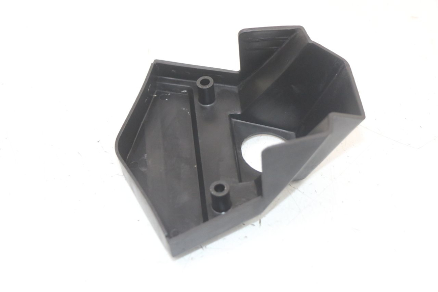 photo de IGNITION SWITCH COVER KAWASAKI GTR 1000 (1994 - 2004) - Fixing points details