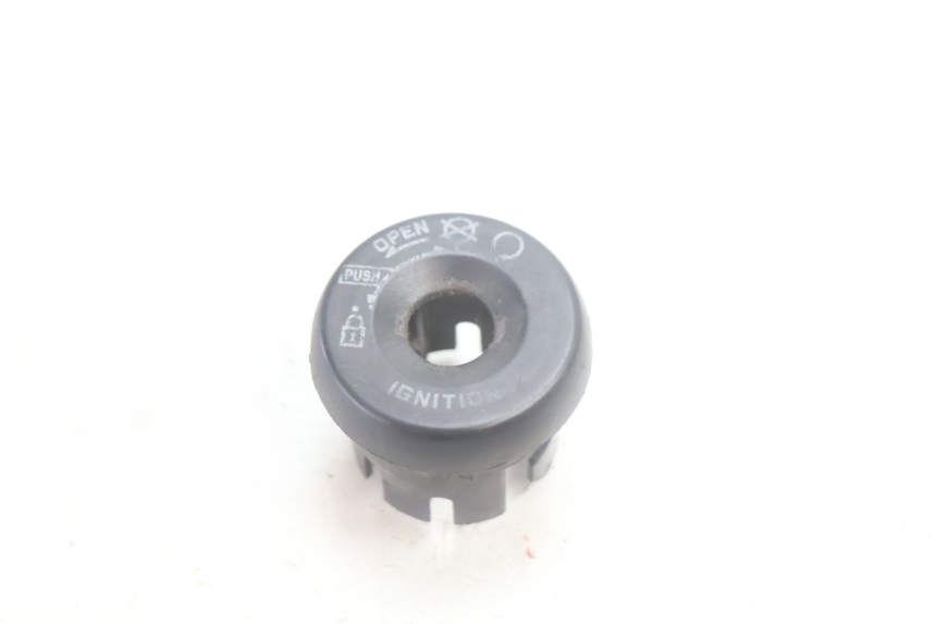 photo de IGNITION SWITCH COVER SYM MIO 50 (2005 - 2010) - Main view
