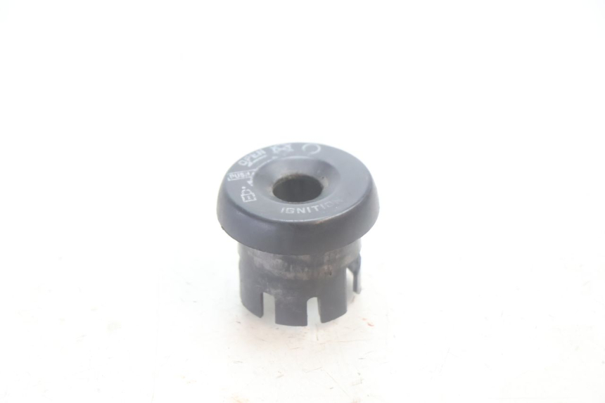 photo de IGNITION SWITCH COVER SYM MIO 50 (2005 - 2010) - Component detail