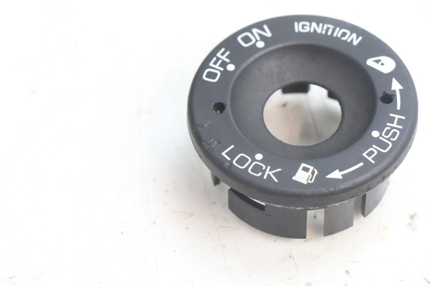 photo de IGNITION SWITCH COVER PIAGGIO MP3 500 (2016 - 2018) - Component detail