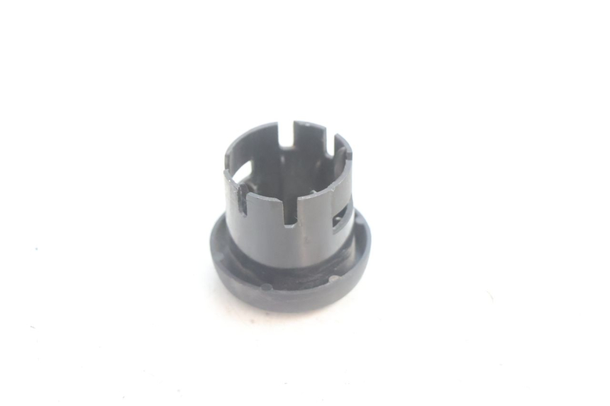 photo de IGNITION SWITCH COVER APRILIA SCARABEO GT 125 (1999 - 2007) - Alternative perspective