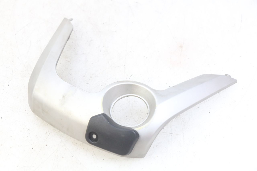 photo de IGNITION SWITCH COVER MBK SKYCRUISER 125 (2010 - 2013) - Technical close-up