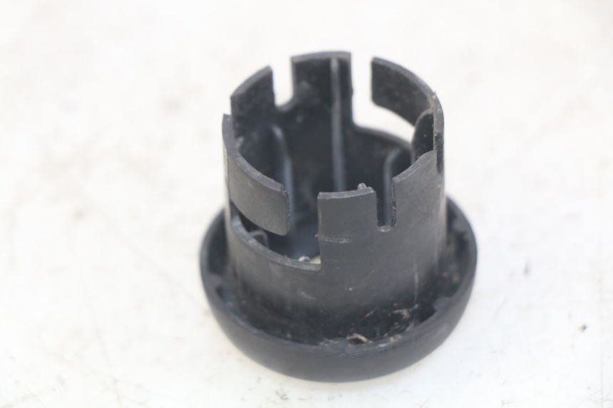 photo de IGNITION SWITCH COVER MBK SKYLINER 125 (1998 - 2001) - Zoom on usage condition