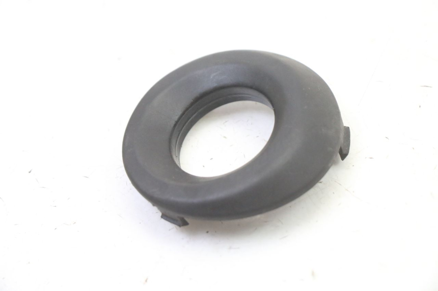 photo de IGNITION SWITCH COVER PIAGGIO SUPER LX 125 (2000 - 2003) - Component detail