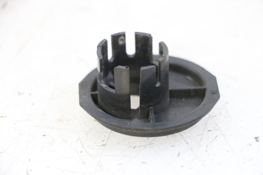 photo de IGNITION SWITCH COVER SUZUKI BURGMAN 125 (2015 - 2017) - Zoom on usage condition