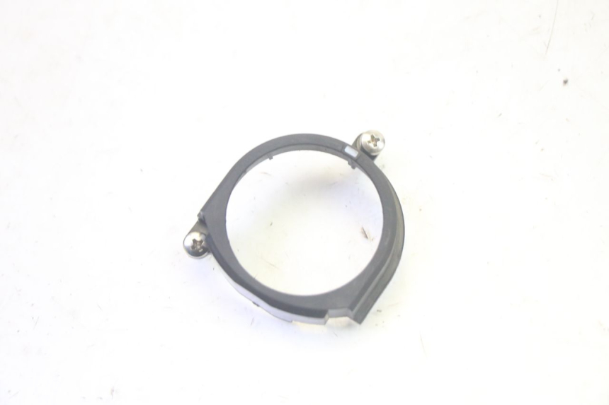photo de IGNITION SWITCH COVER YAMAHA TRICITY 300 (2020 - 2024) - Zoom on usage condition