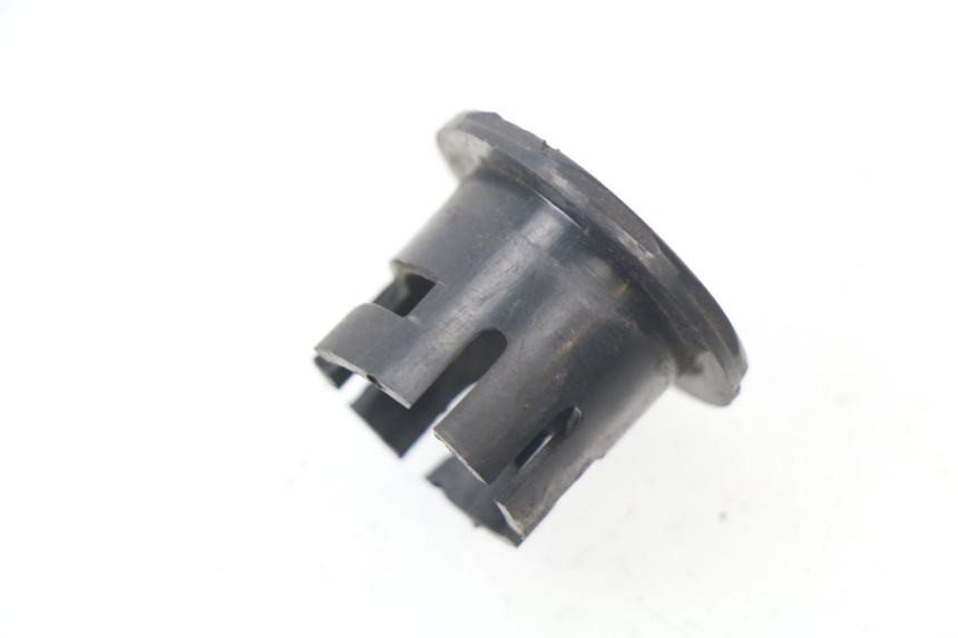 photo de IGNITION SWITCH COVER KINROAD XT T-8 125 (2006 - 2006) - Zoom on usage condition