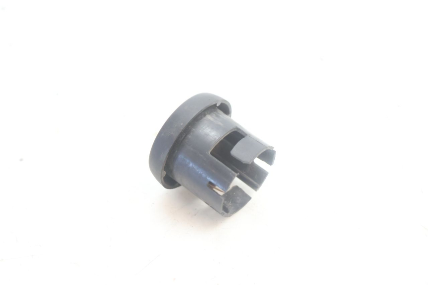 photo de IGNITION SWITCH COVER YAMAHA YP MAJESTY 125 (2002 - 2006) - Zoom on usage condition