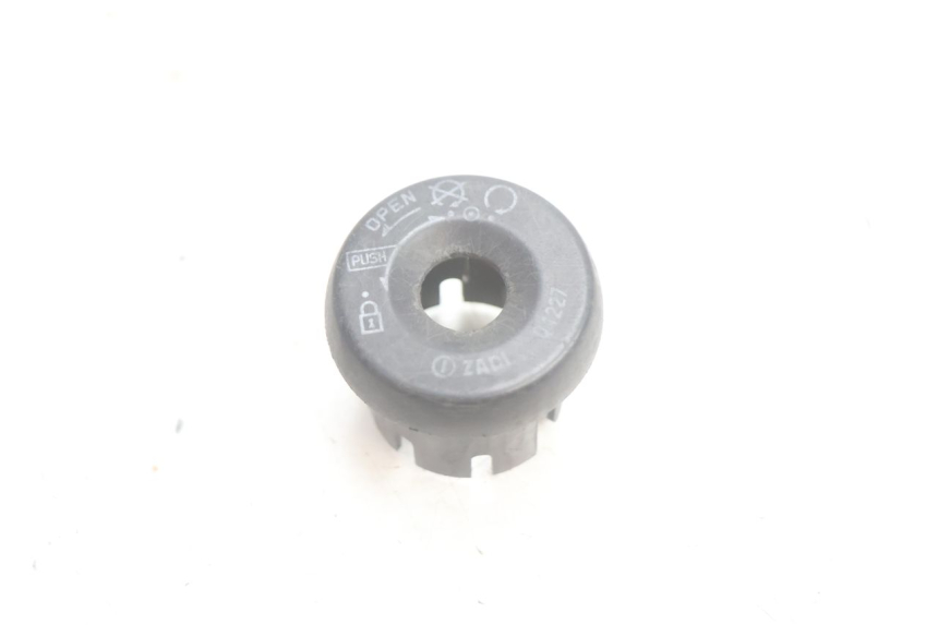 photo de IGNITION SWITCH COVER YAMAHA YP MAJESTY 125 (2002 - 2006) - Main view