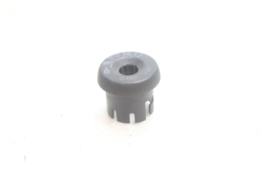 photo de IGNITION SWITCH COVER YAMAHA YP MAJESTY 125 (2002 - 2006) - Component detail