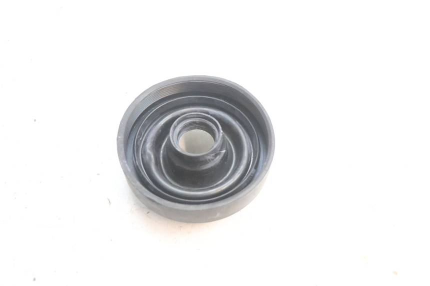 photo de HEADLIGHT DUST COVER KYMCO AGILITY 4T 50 (2018 - 2022) - Zoom on usage condition