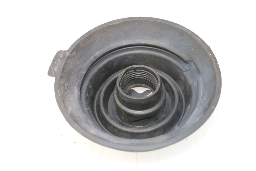 photo de HEADLIGHT DUST COVER KAWASAKI GPX F ZX750F 750 (1986 - 1990) - Component detail
