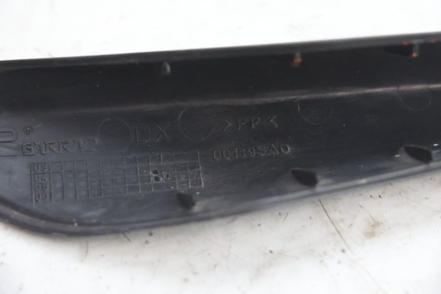 photo de MIRROR COVER PIAGGIO X8 STREET 125 (2006 - 2007) - Fixing points details