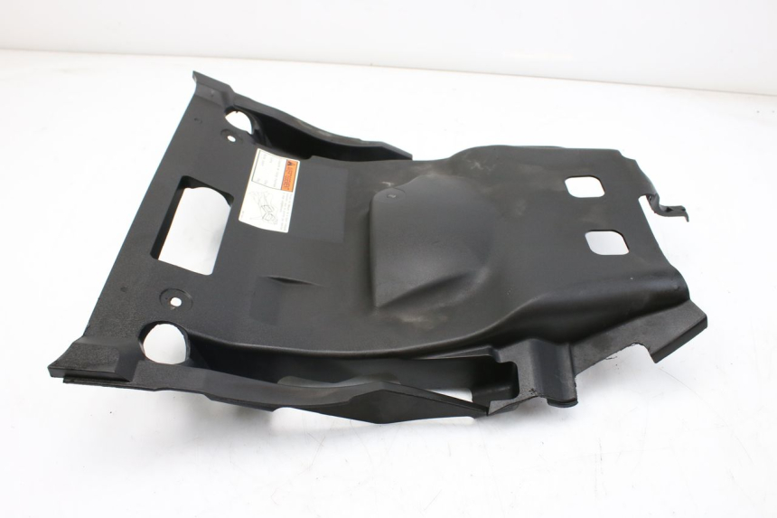 photo de UNDERSEAT COVER SUZUKI AN BURGMAN 400 (2006 - 2010) - Surface and material condition